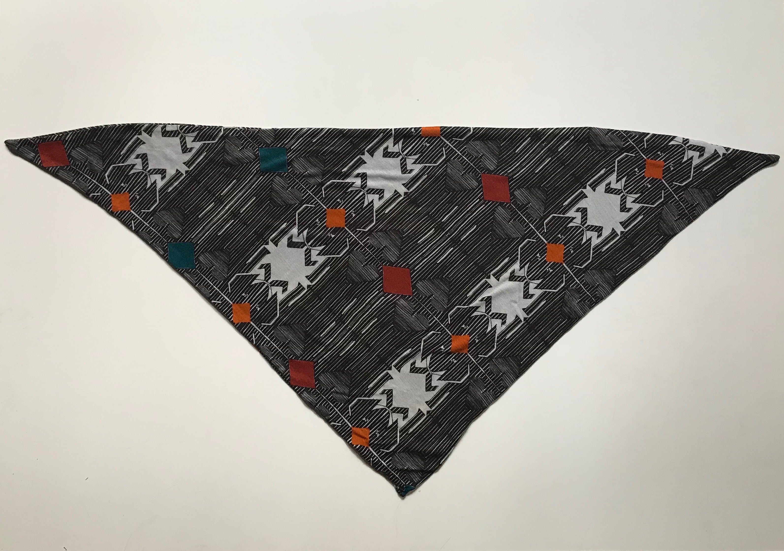 Babero estampado Lineas corazones