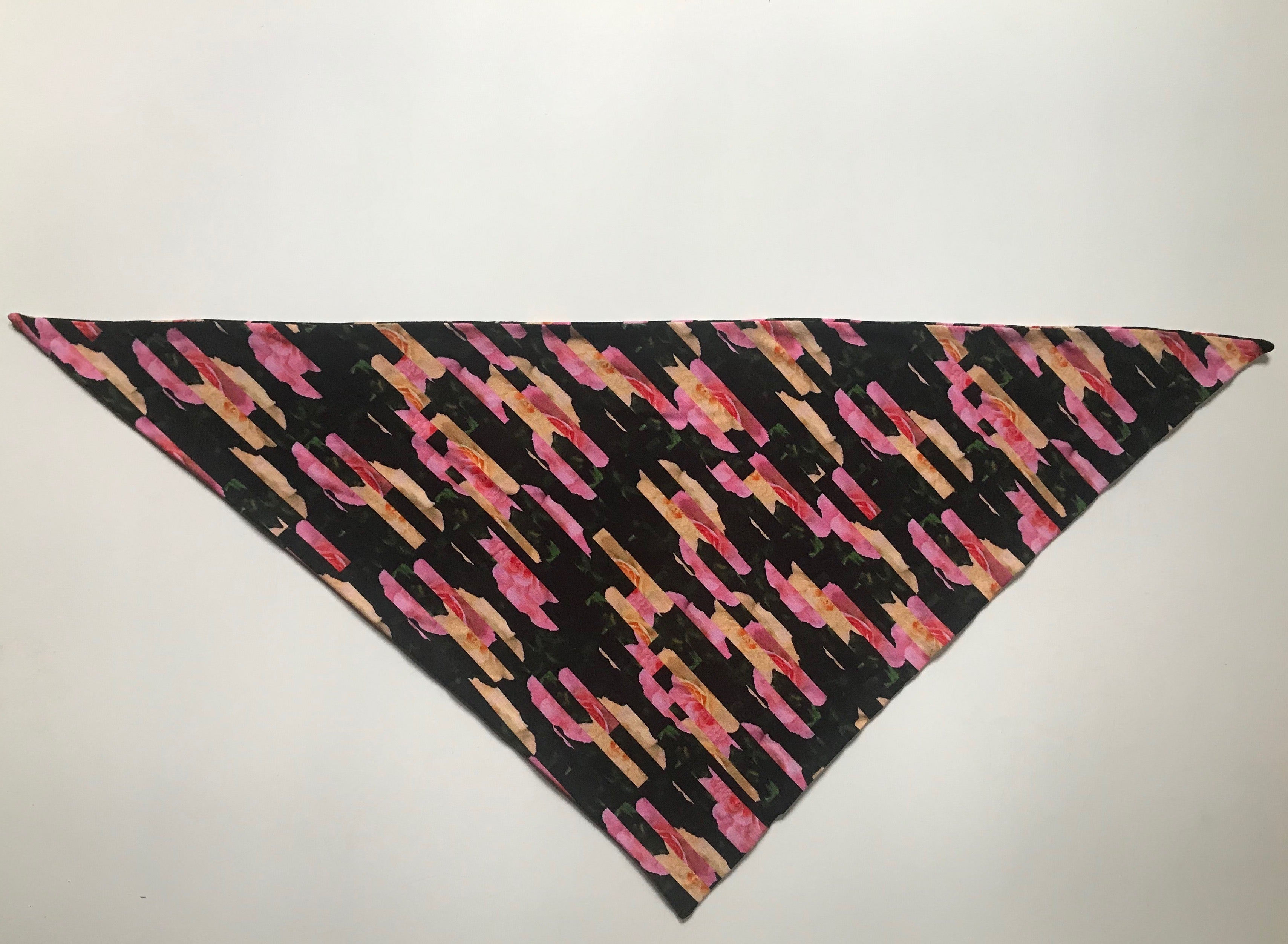 Babero estampado Pixeles Rosas