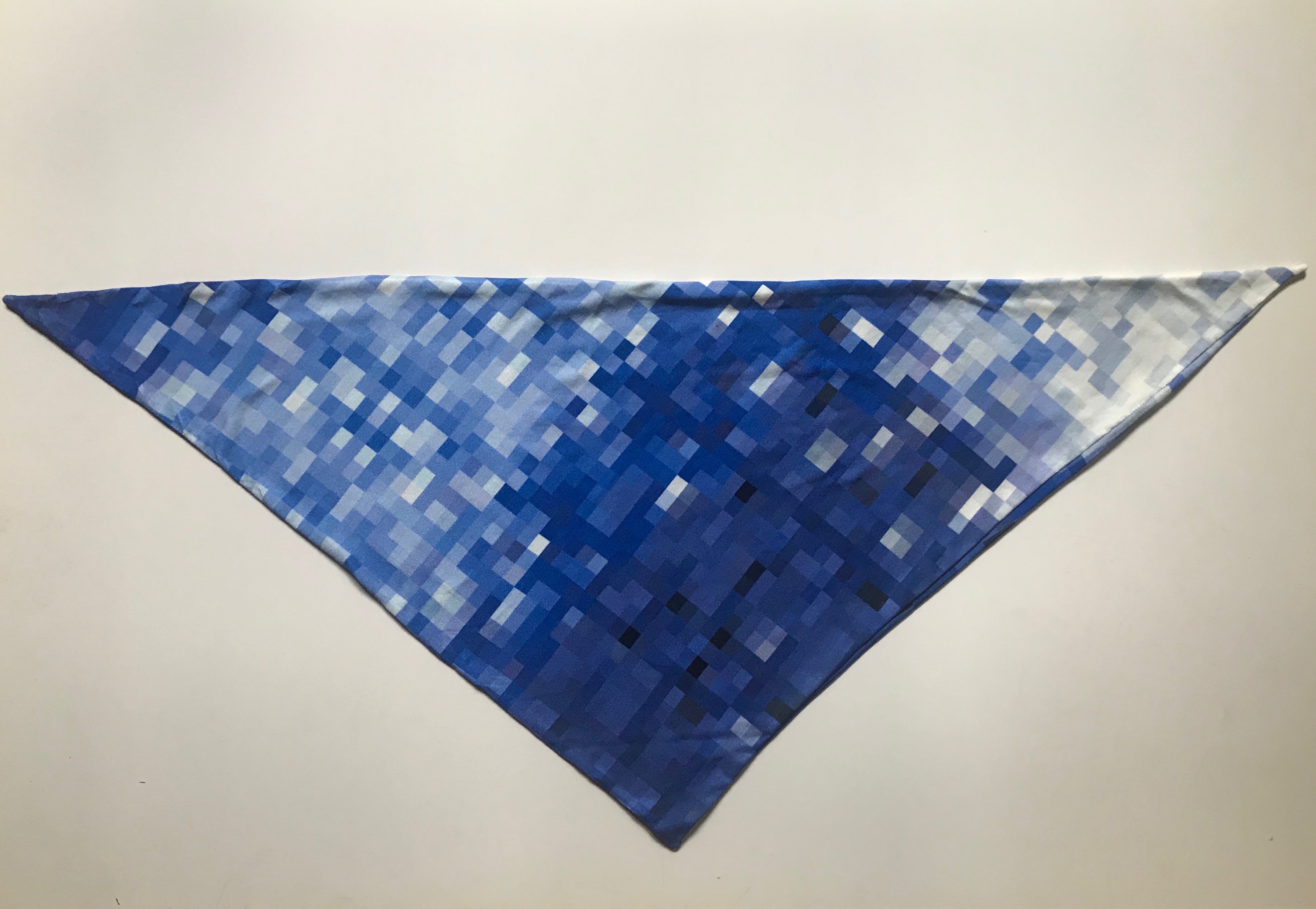 Babero estampado Pixeles azules